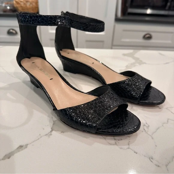 Via Spiga Womens Open Toe Ankle Strap Wedge Sandals Size 8 Black Snake Leather - Picture 3 of 13